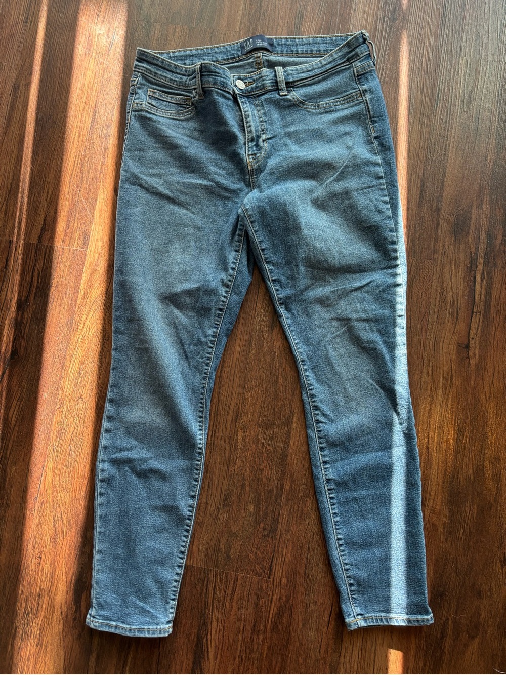 GAP Women's Medium Blue Skinny Jegging